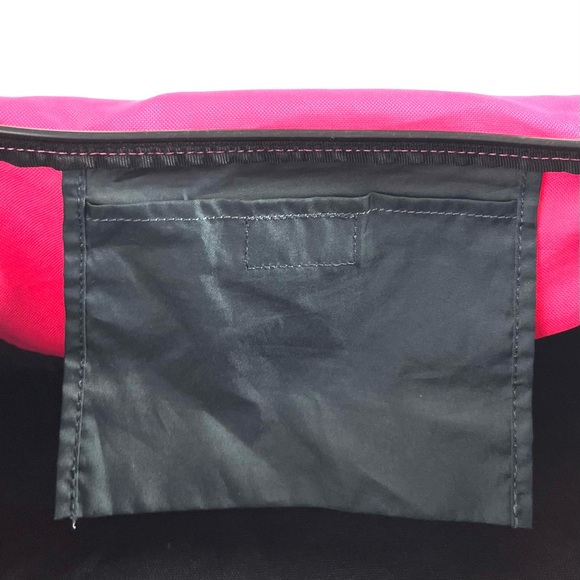 Nike Brasilia 6 Hot Pink Large Duffle Bag - Picture 7 of 7